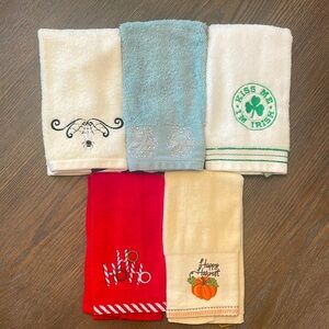 Lot of 10 (5 holidays/seasons, 2 of each) seasonal fingertip towels